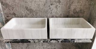 coppia di lavabi da appoggio in marmo bianco avorio misura 60x40cm