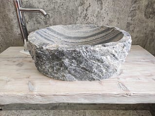 lavatoio da esterno in pietra