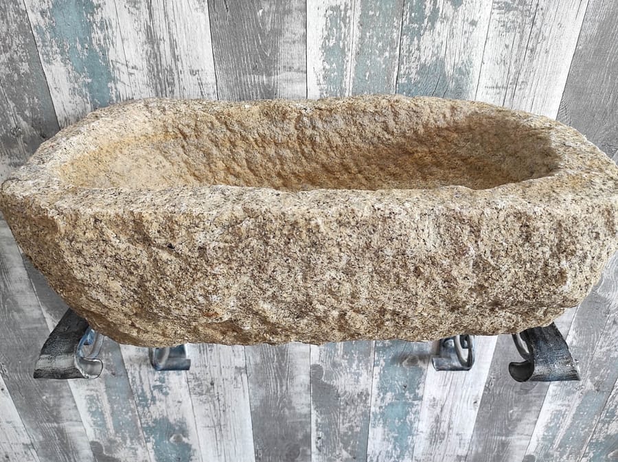 lavatoio da esterno in pietra