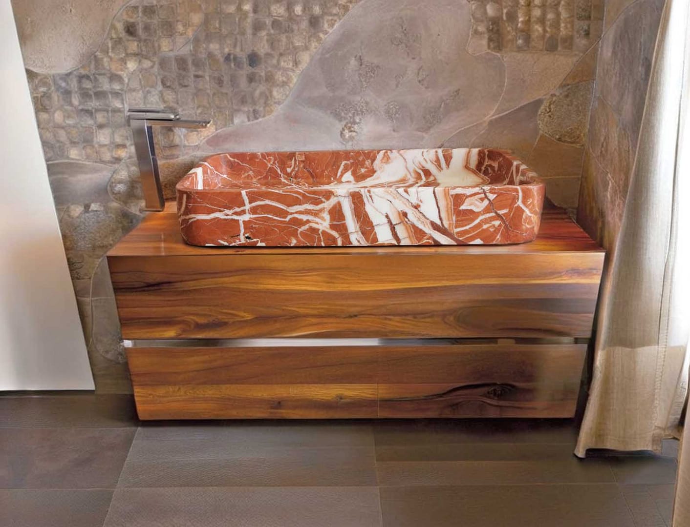 vasque en marbre red coral