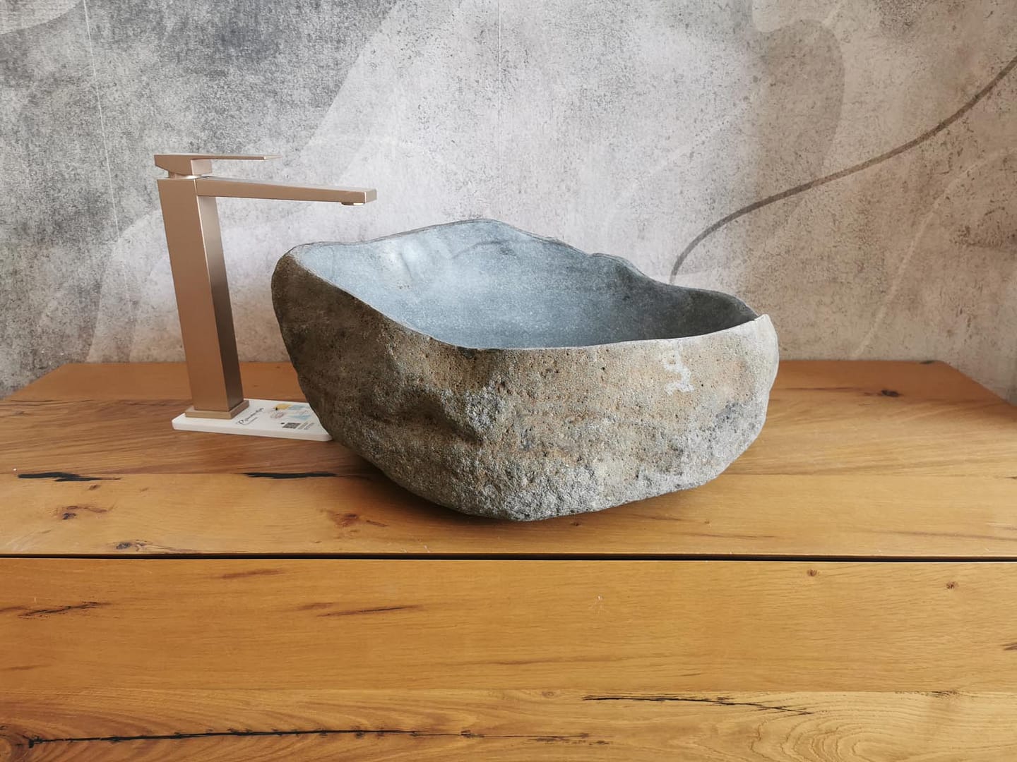 Vasque en pierre naturelle brute 53x42x15-18 cm