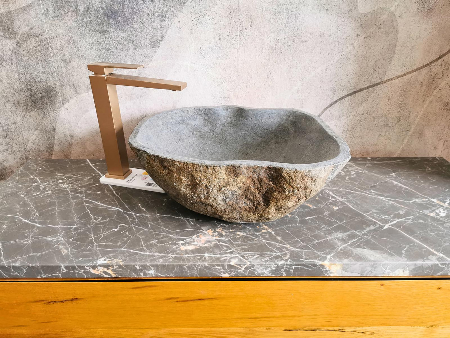 lavandini in pietra per bagno elegante
