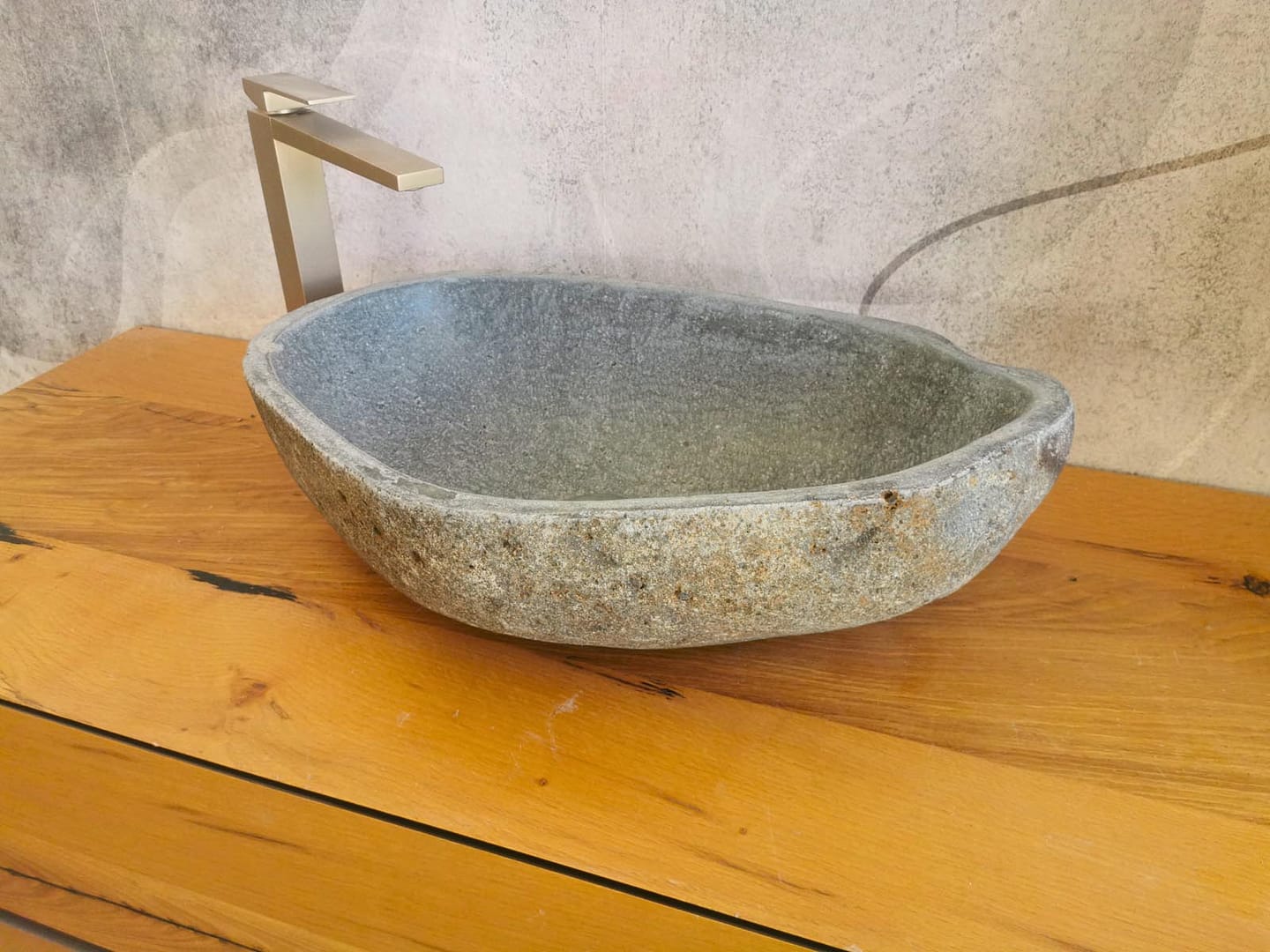 lavabo in pietra naturale