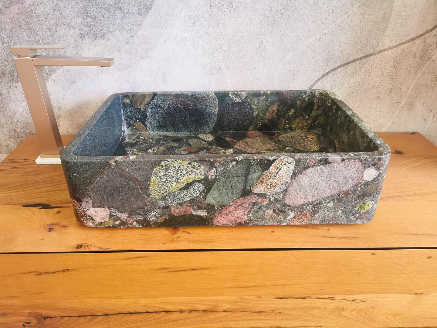 lavandino colorato di design per bagno