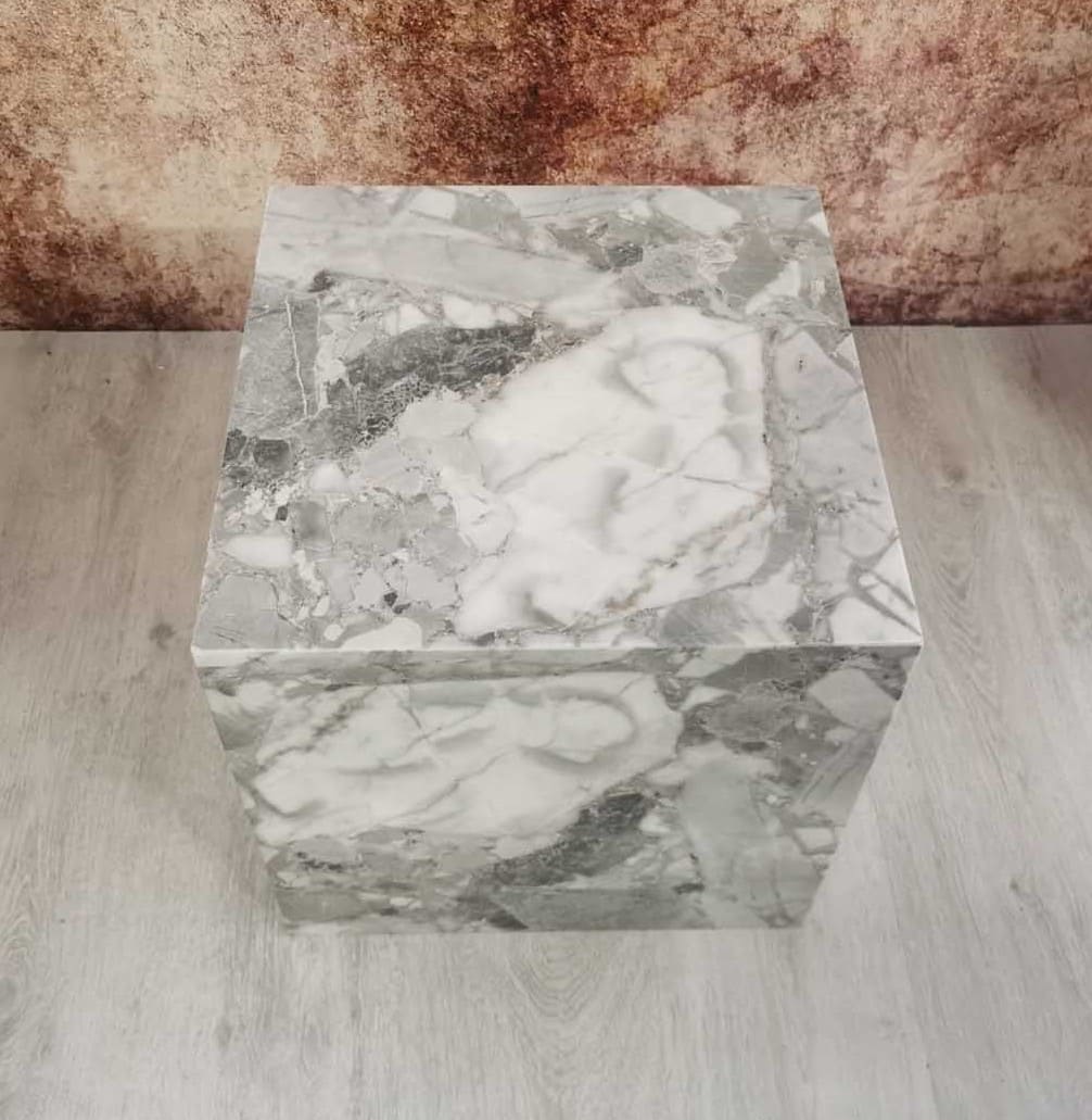 tavolino per caffè in marmo grigio
