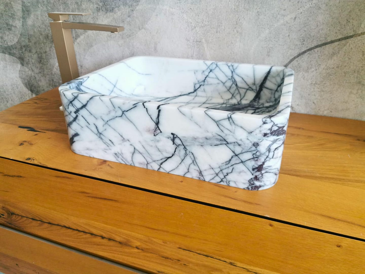 lavabi particolari in marmo lilac