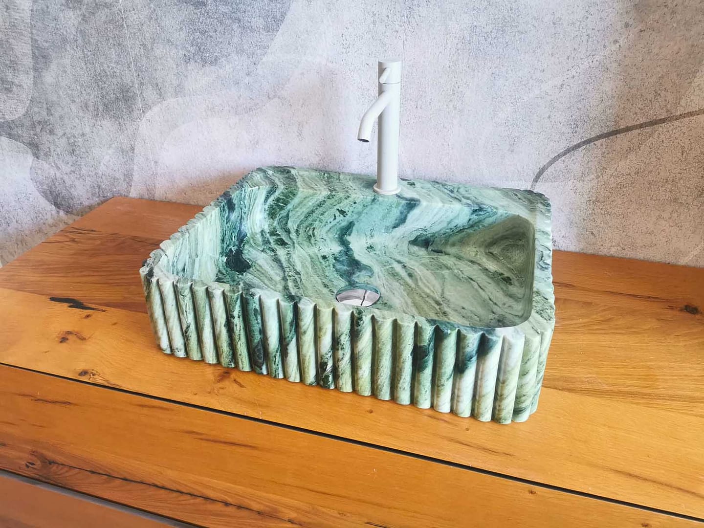 lavabo particolare verde