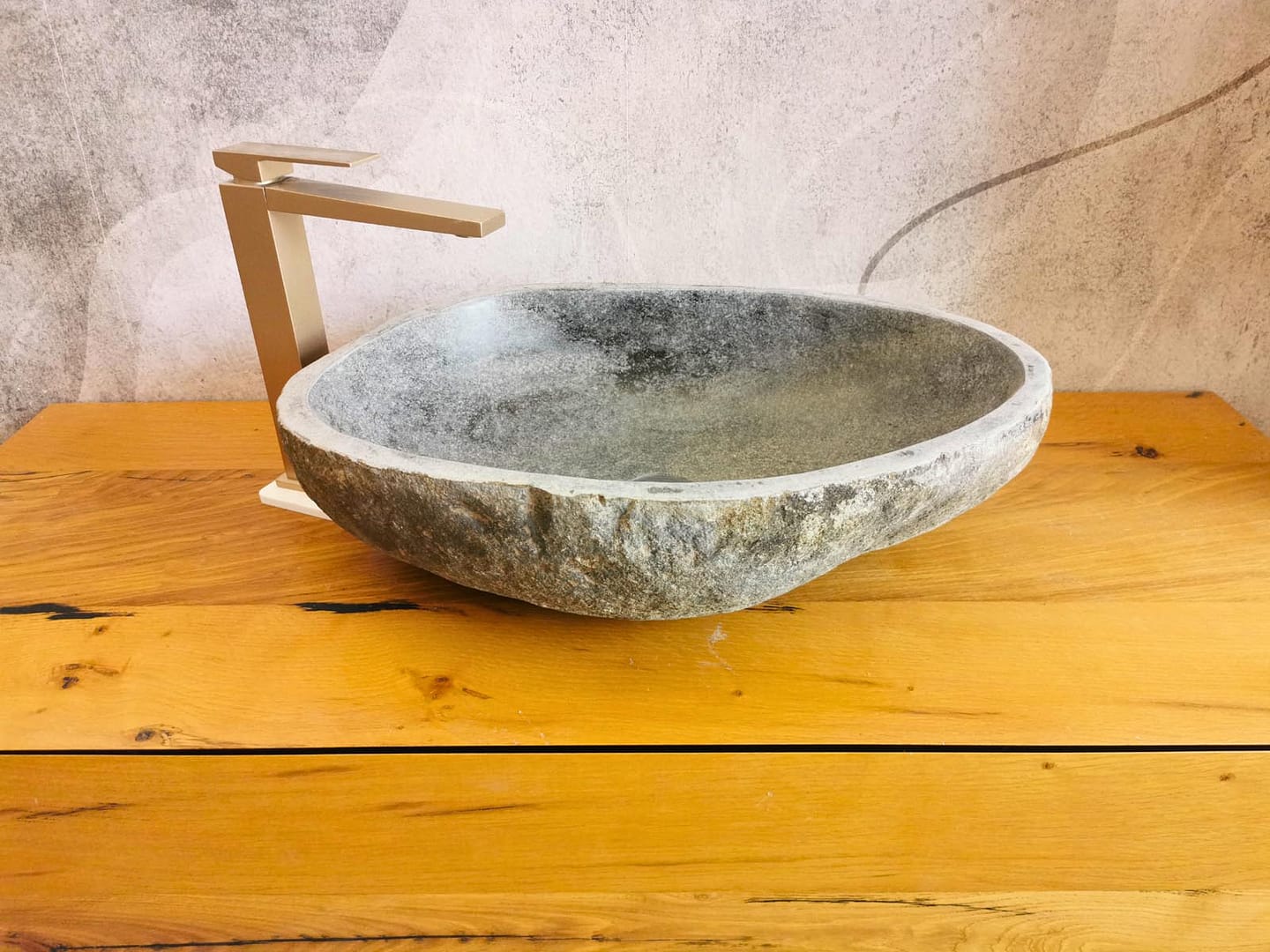 lavabo in pietra unico