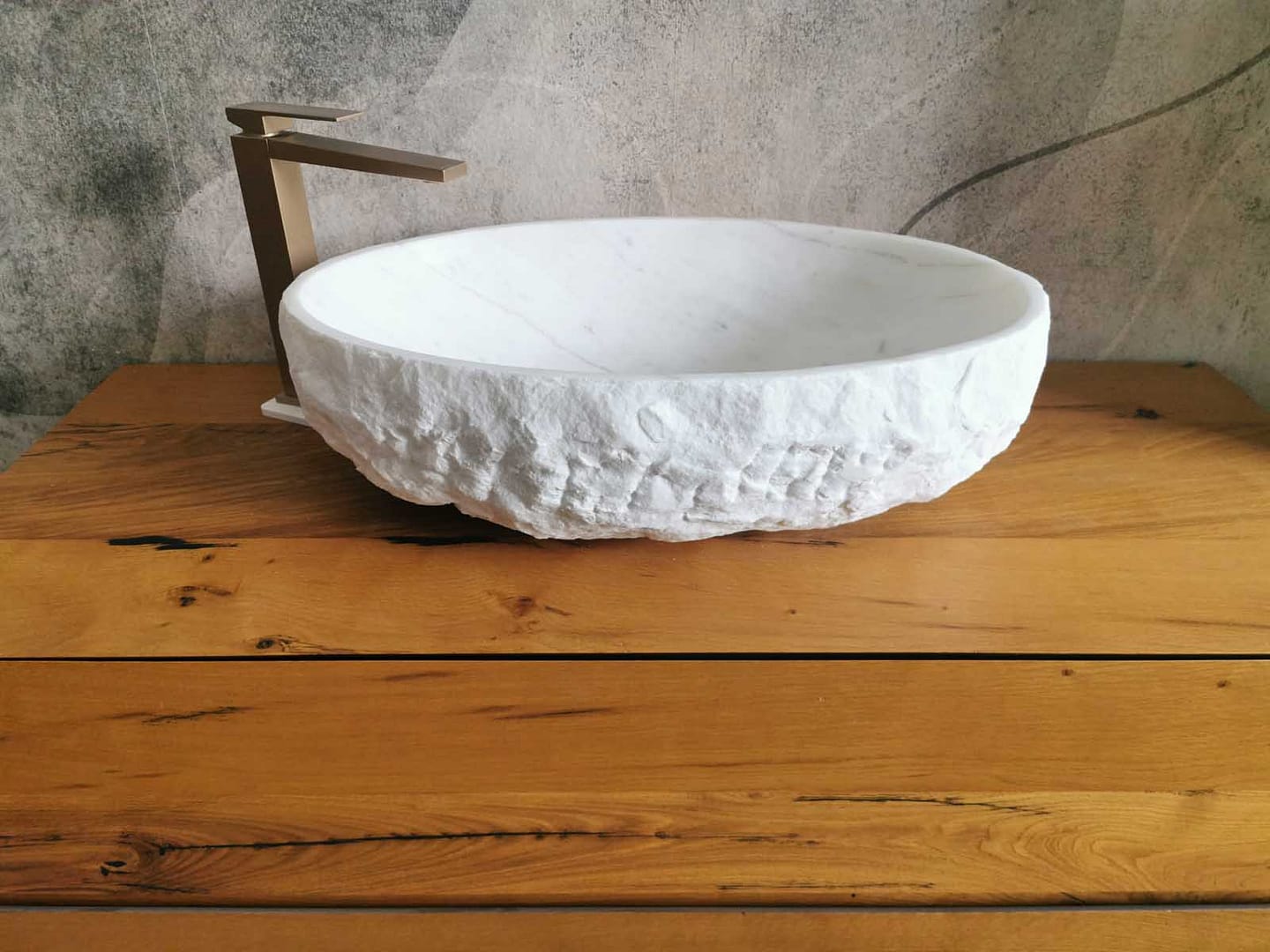 lavabo bianco ovale da bagno