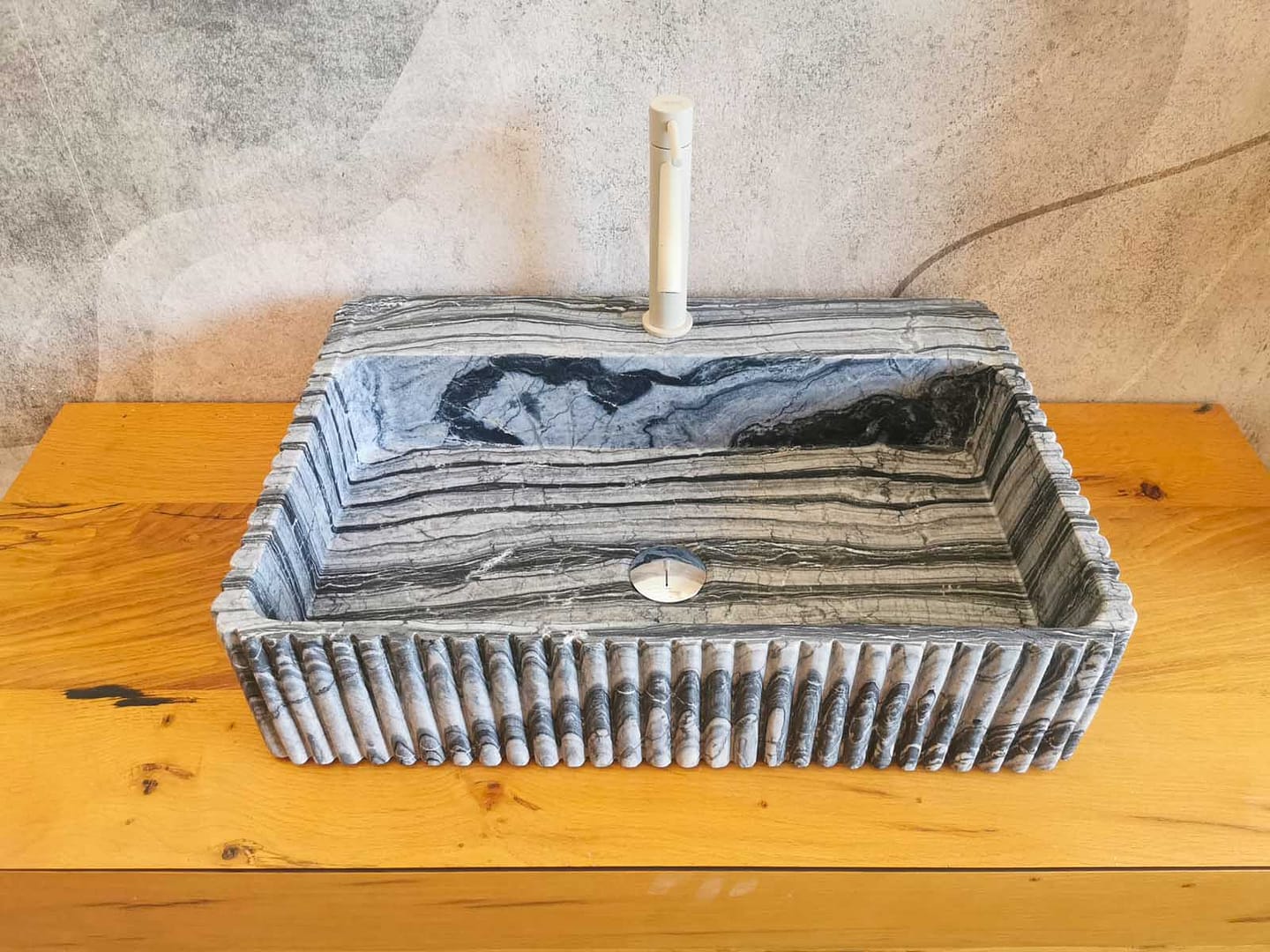 lavabo di design in marmo lunar