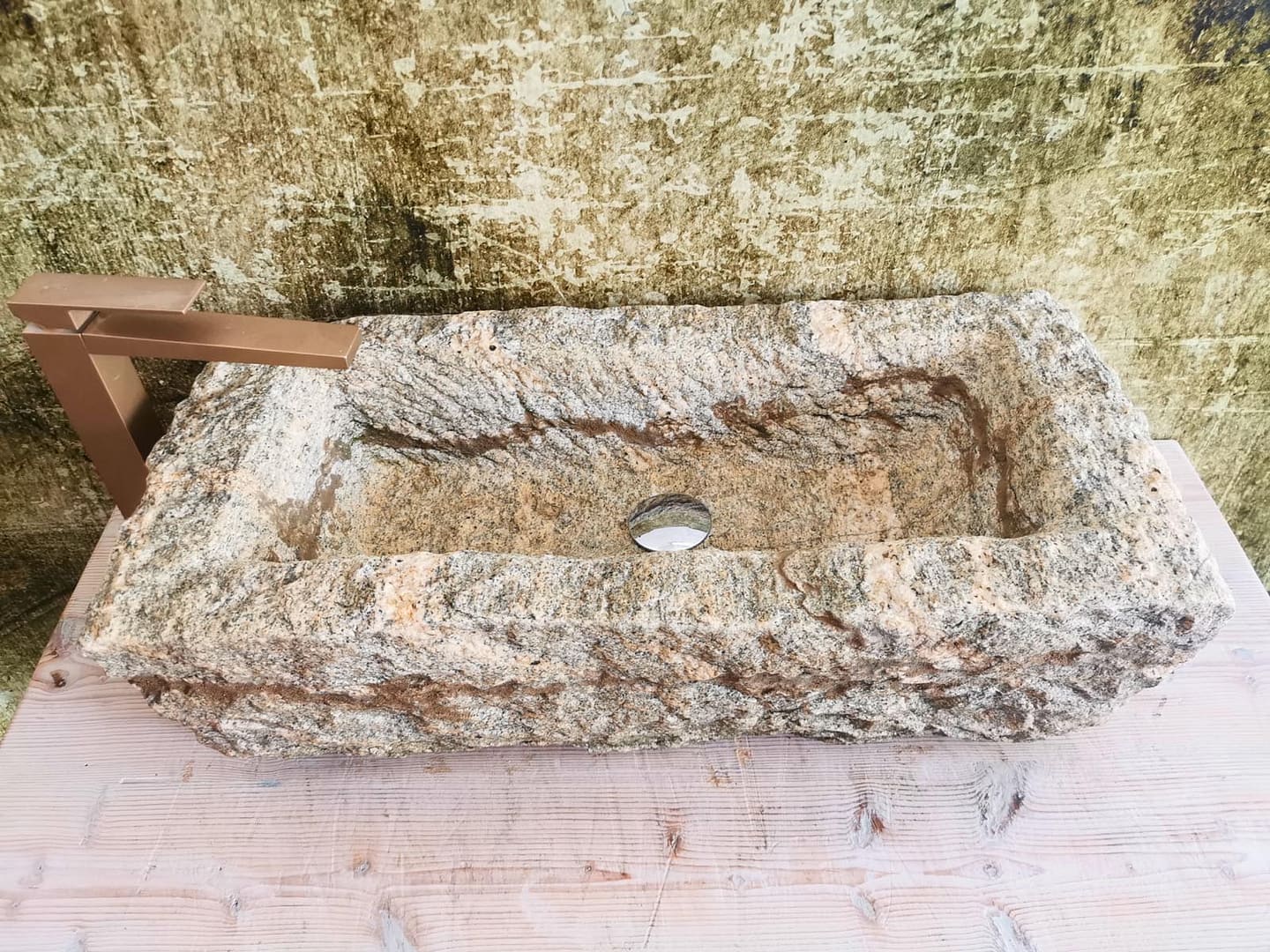 lavabo in granito antico rettangolare