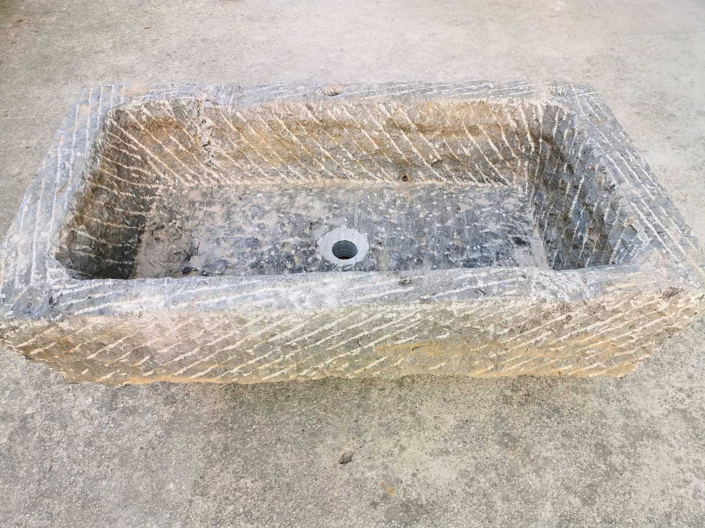 lavabo vecchio da esterno