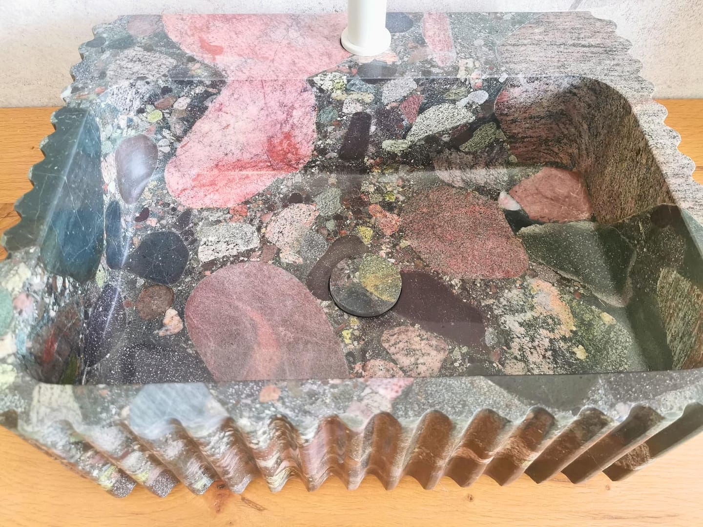 lavabo moderno particolare