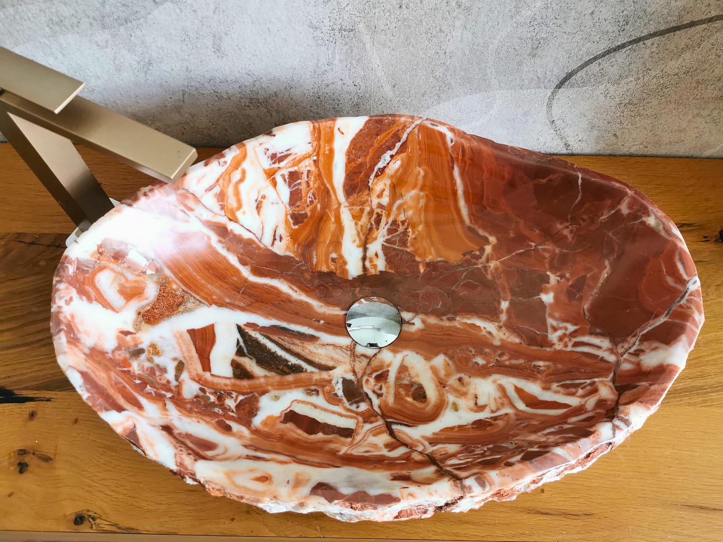 lavabo da appoggio in marmo rosso