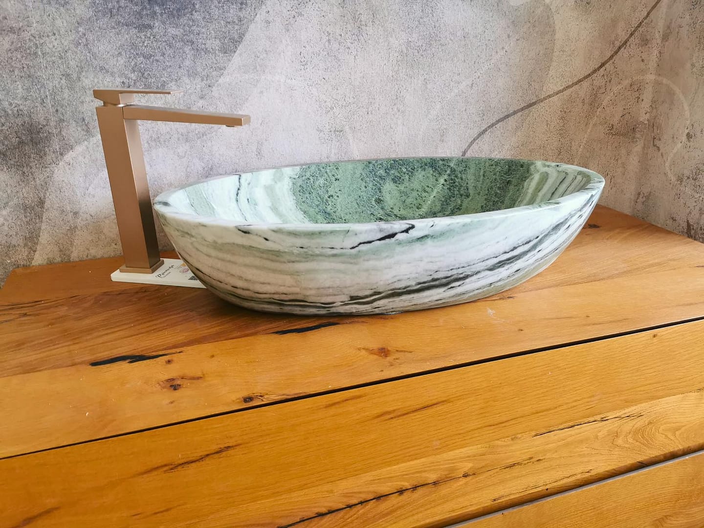 lavabo da appoggio particolare moderno