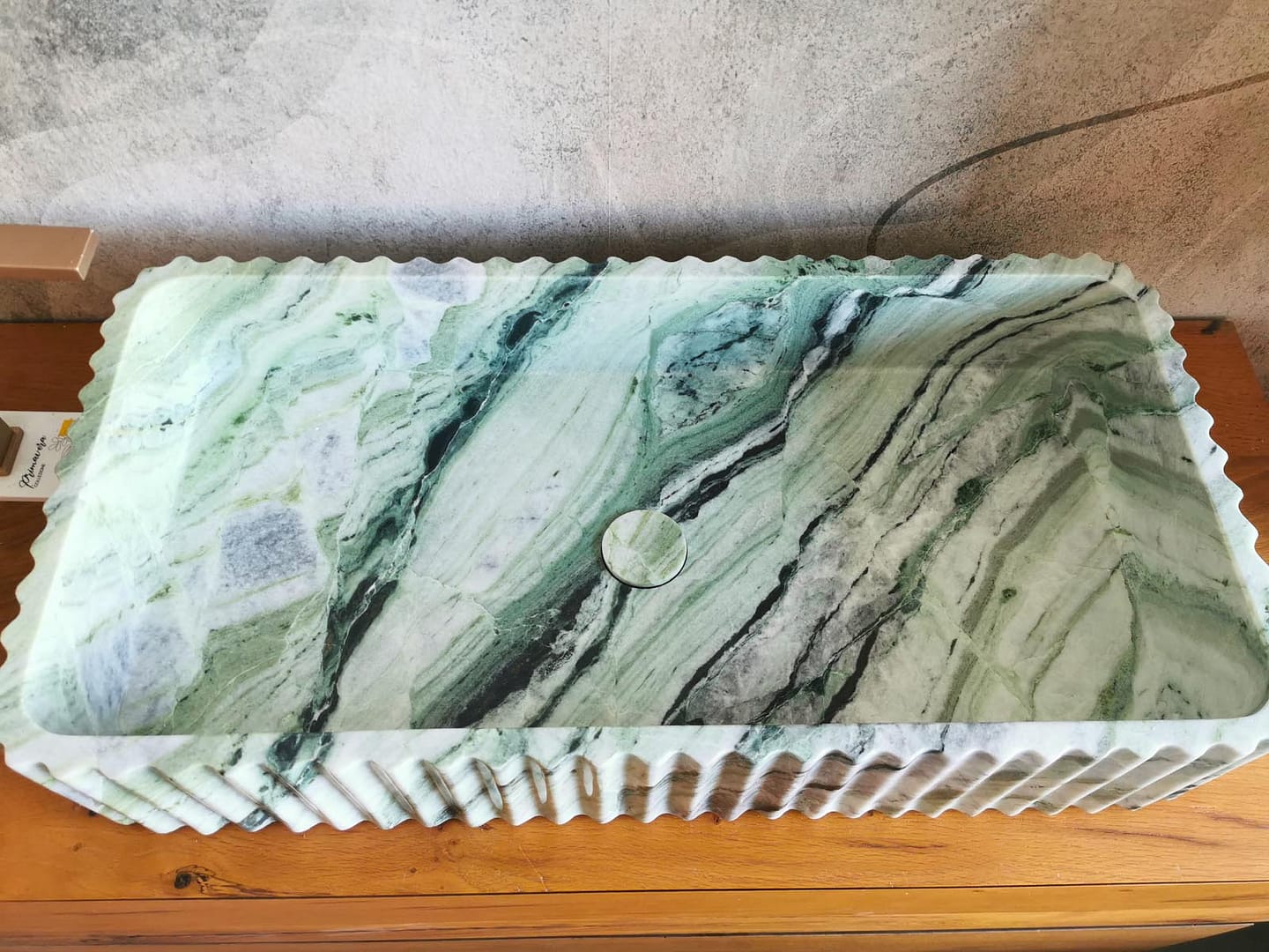 lavabo particolare verde