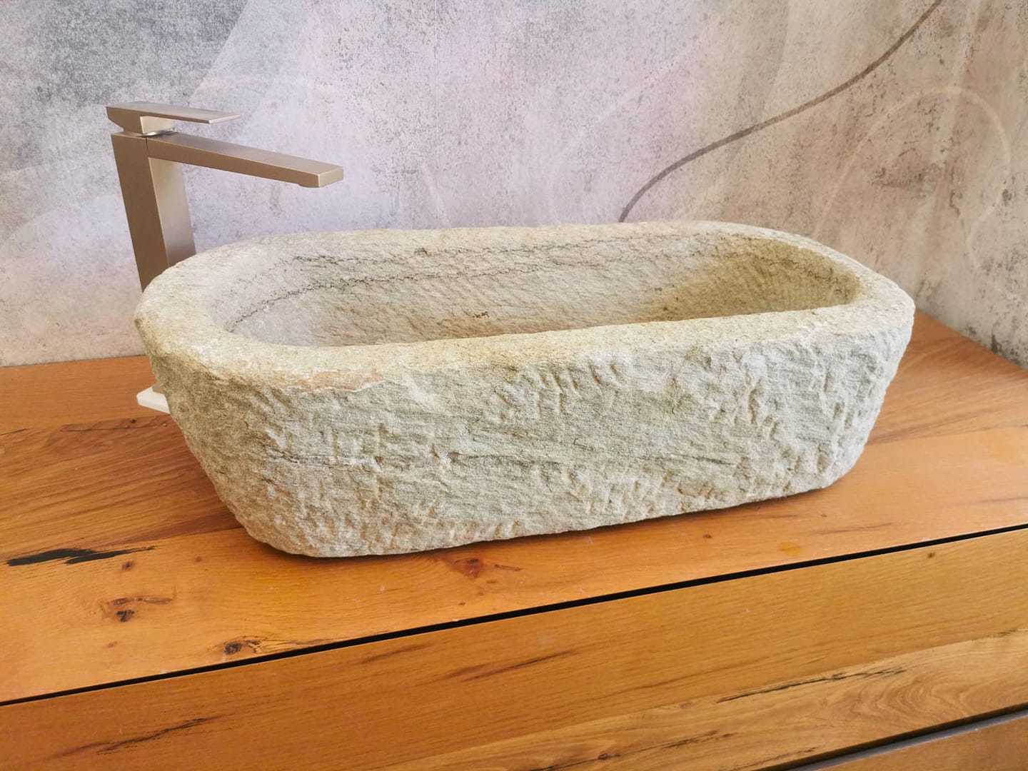 lavabo grezzo antico