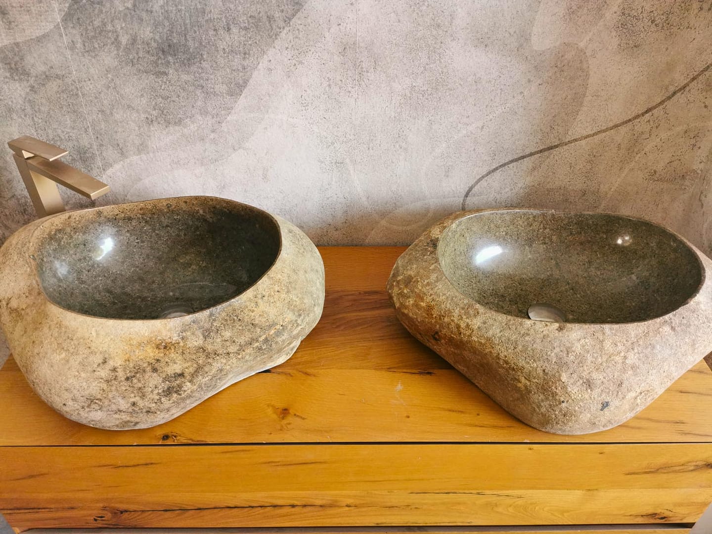 lavandini in pietra di fiume
