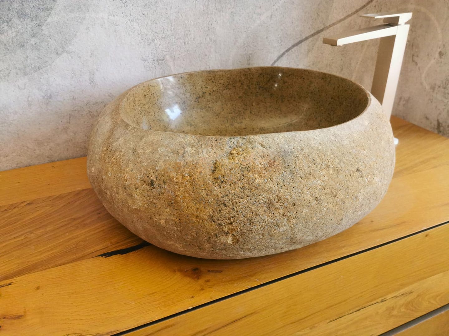 lavandino da appoggio in pietra