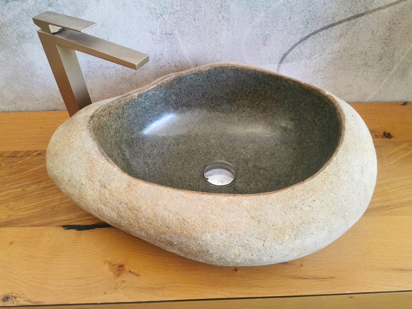 lavandino in pietra naturale