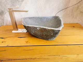 lavabo in pietra naturale