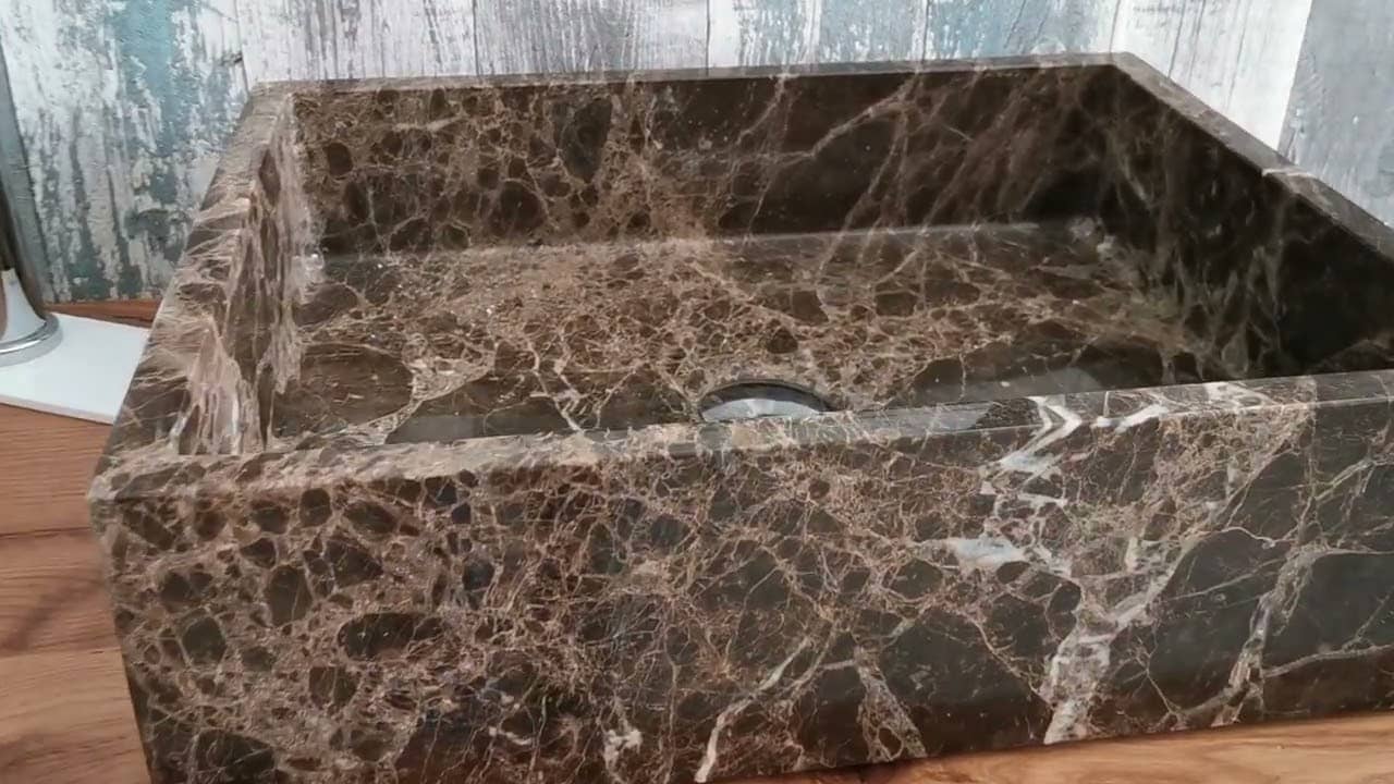 Video Thumbnail: Lavabo da appoggio da bagno in marmo marrone emperador dark