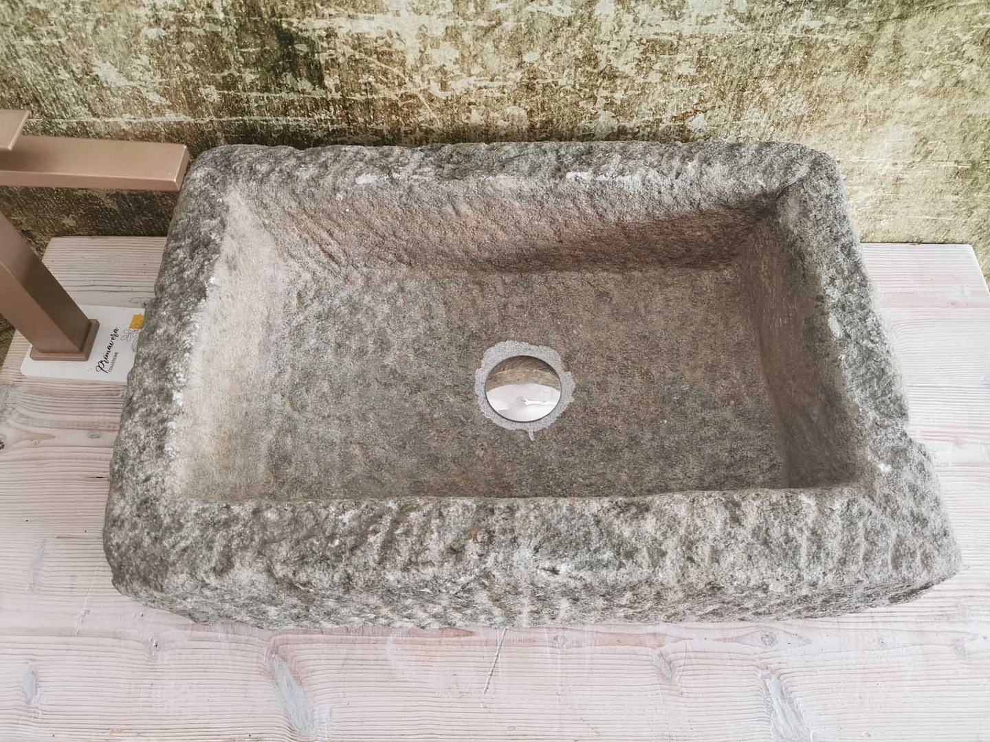 lavabo vecchio da appoggio