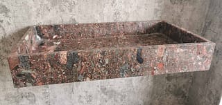 Évier d'extérieur rectangulaire au design moderne en granit de couleur rouge mesurant 90 cm