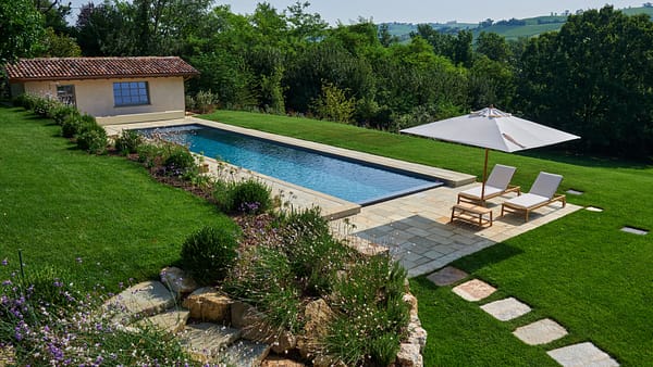 Pavimento per piscina in pietra Terra Toscana