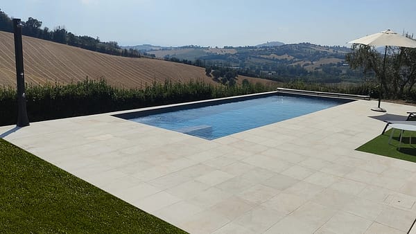Pavimento per piscina in quarzite Cream (Waterproof)