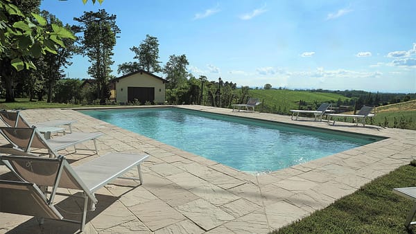 Pavimento per piscina in quarzite Milk Shake