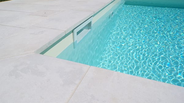 Bordo piscina in pietra Venus Soft