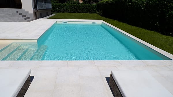 Pavimento per piscina in pietra Venus